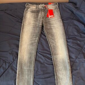 Diesel Gray Skinny Jeans with Distressed Look